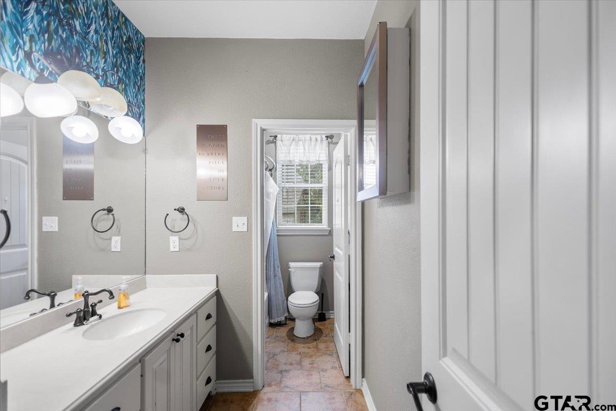 4007 Chapel Ridge Tyler, TX 75707 - Photo 11 of 48 Bathroom #2