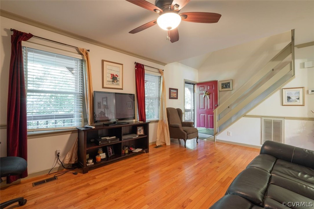 2734 Sutherland Road Sutherland, VA 23885 - Photo 4 of 28 a living room with furniture and a flat screen tv