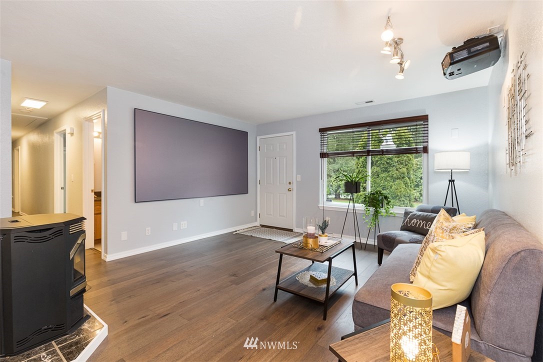 16622 186th Avenue Southeast Renton, WA 98058 - Photo 3 of 24 Gallery Image 3