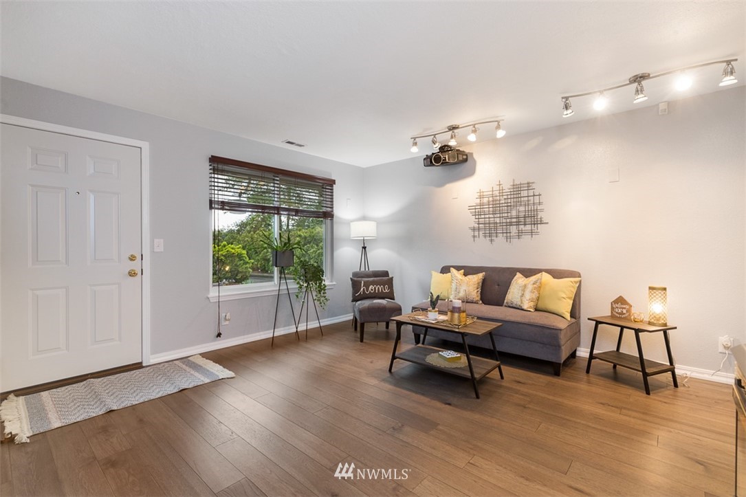 16622 186th Avenue Southeast Renton, WA 98058 - Photo 4 of 24 Gallery Image 4