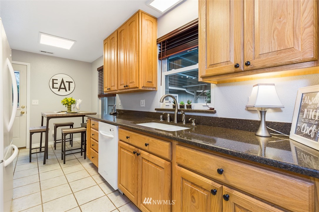 16622 186th Avenue Southeast Renton, WA 98058 - Photo 7 of 24 Gallery Image 7