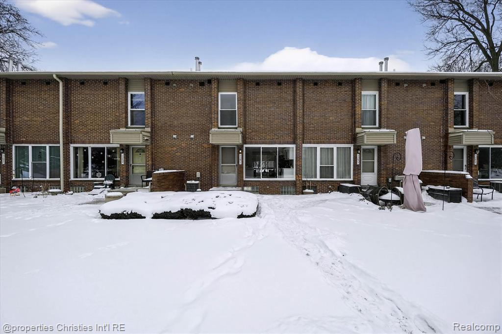 32651 Five Mile Road, Unit 15 Livonia, MI 48154 - Photo 3 of 44