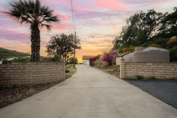$849,900 | 2792 La Cresta Road, El Cajon, CA 92021