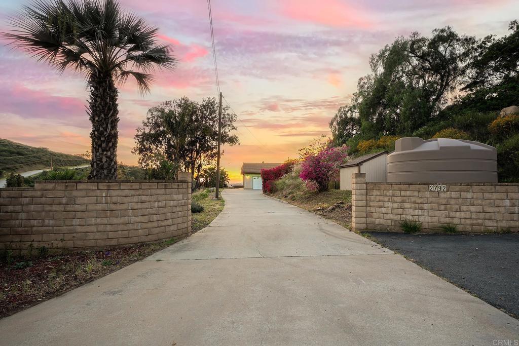 2792 La Cresta Road El Cajon, CA 92021 - Photo 4 of 60