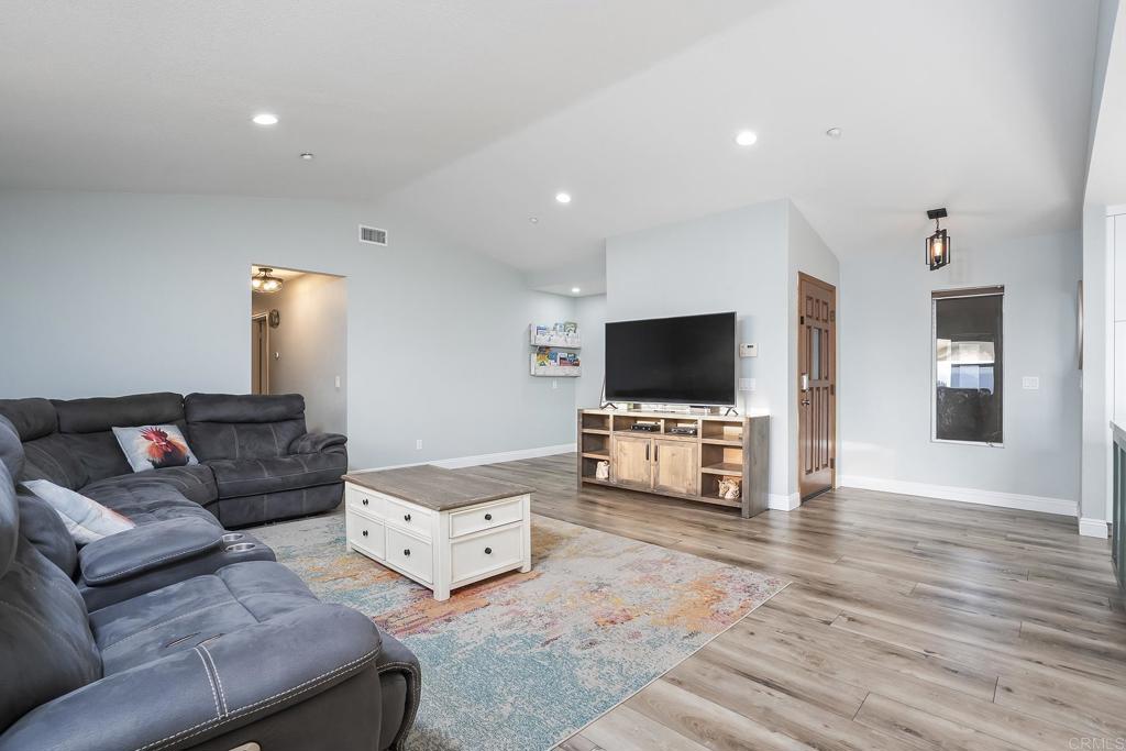 2792 La Cresta Road El Cajon, CA 92021 - Photo 5 of 60