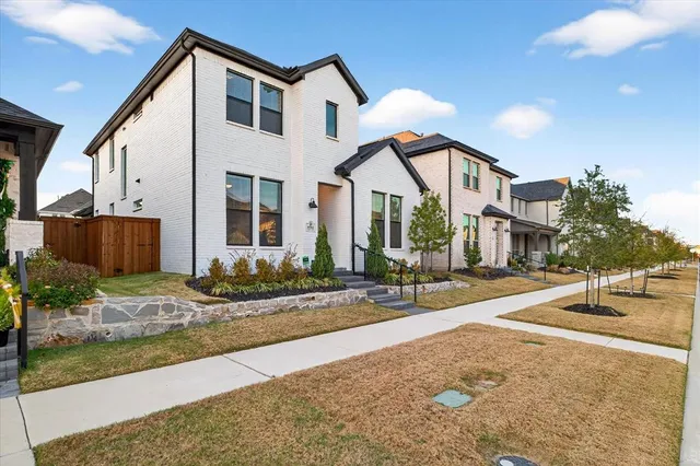 $749,000 | 15562 Fringe Tree Road, Frisco, TX 75035