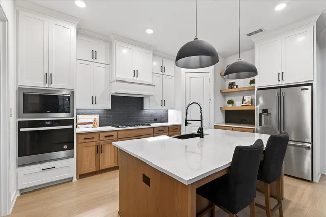 $749,000 | 15562 Fringe Tree Road, Frisco, TX 75035