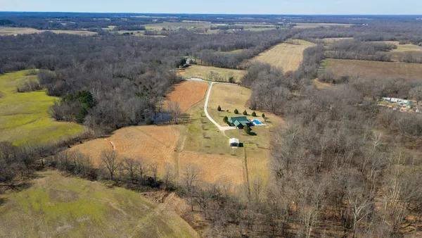 $687,500 | 955 Martin Mill Road, Puryear, TN 38251