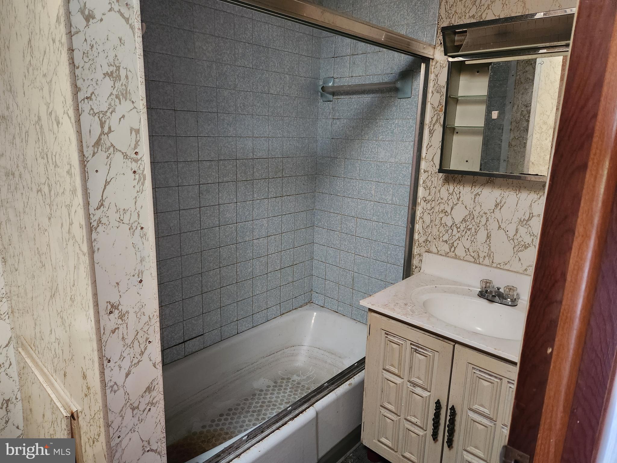 323 South Lehigh Street Baltimore, MD 21224 - Photo 17 of 22