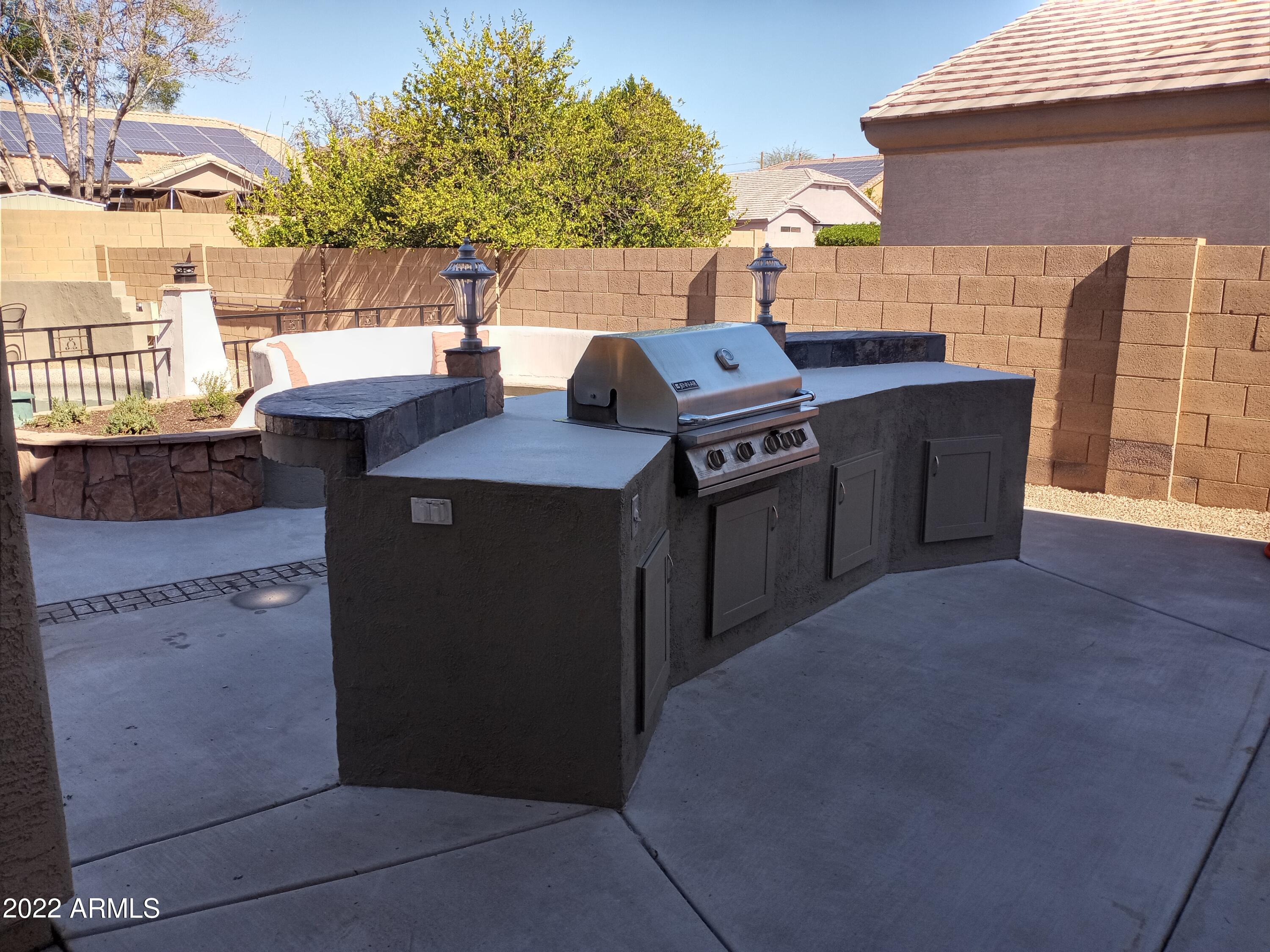 3522 West Riordan Ranch Road Phoenix, AZ 85083 - Photo 4 of 30 Built-in BBQ