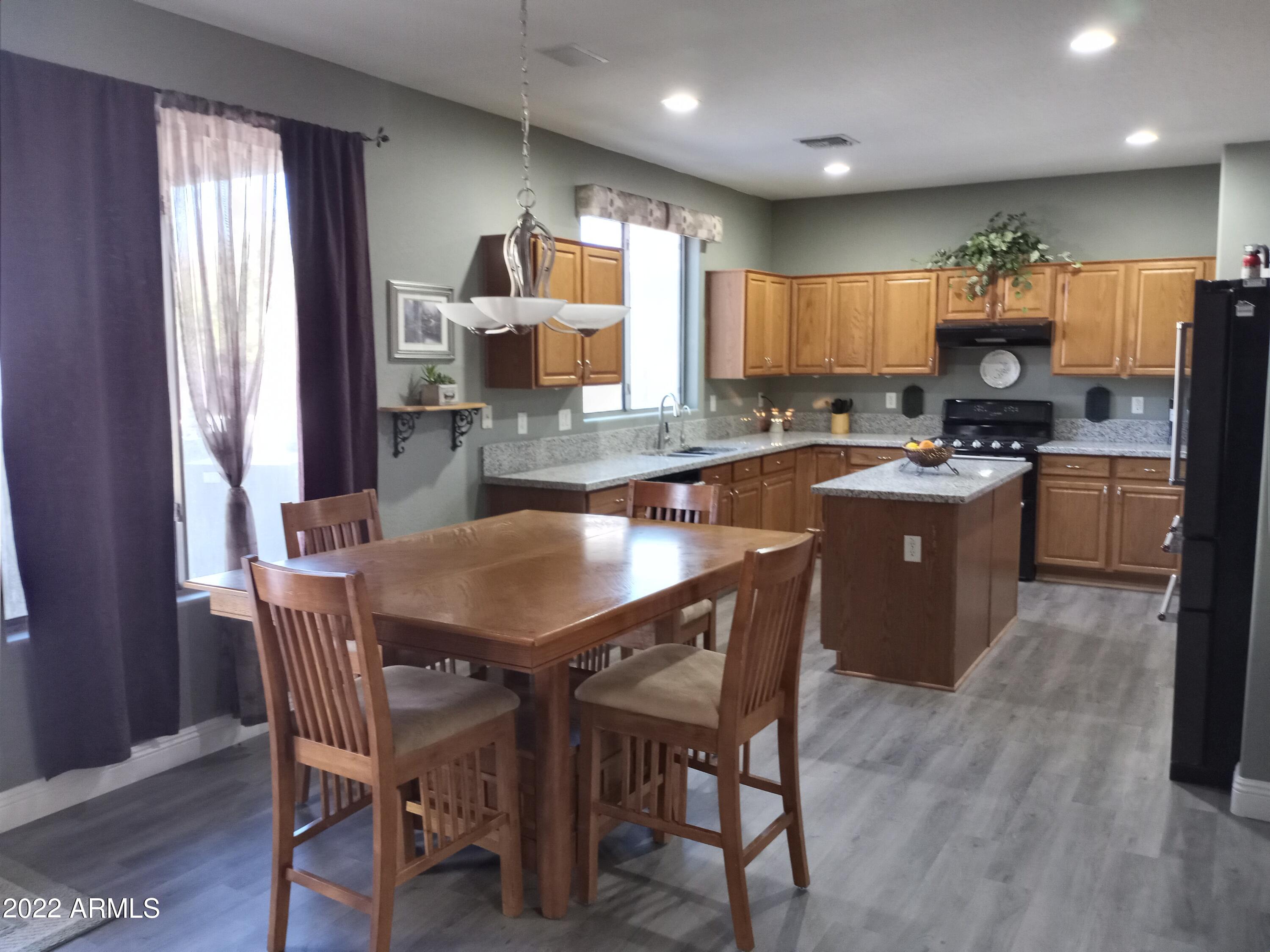 3522 West Riordan Ranch Road Phoenix, AZ 85083 - Photo 8 of 30 Breakfast Area