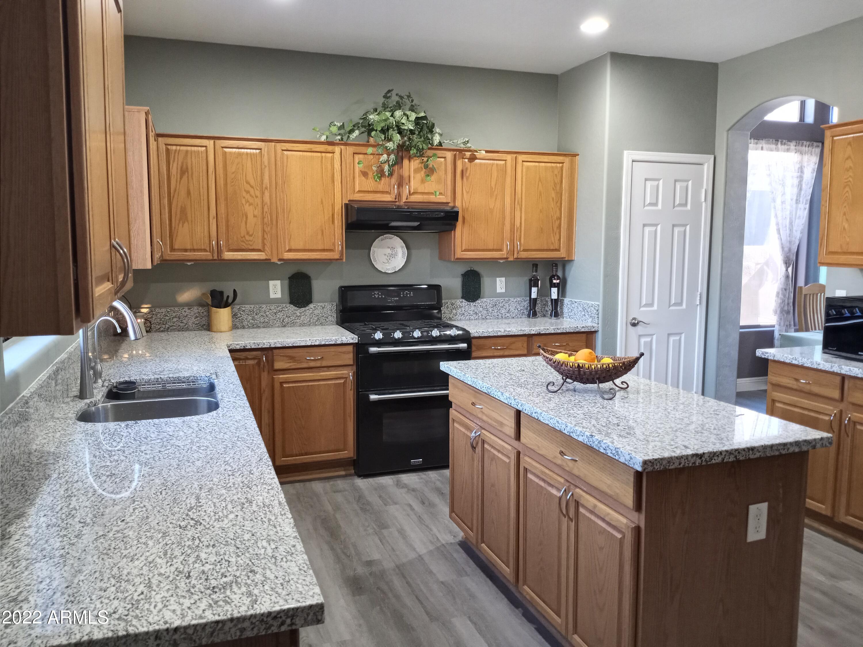 3522 West Riordan Ranch Road Phoenix, AZ 85083 - Photo 9 of 30 Kitchen