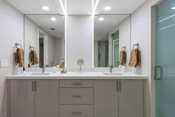 $14,000 | 3101 South Ocean Drive, Unit 901, Hollywood, FL 33019