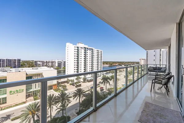 $14,000 | 3101 South Ocean Drive, Unit 901, Hollywood, FL 33019