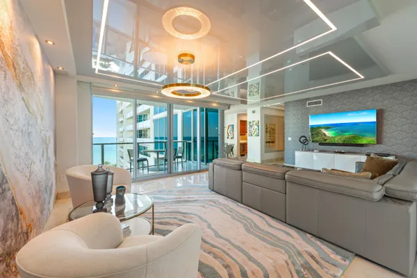 $14,000 | 3101 South Ocean Drive, Unit 901, Hollywood, FL 33019