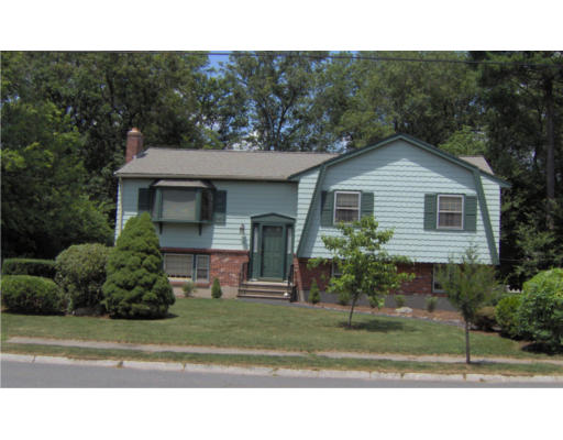 26 Barton Road Foxboro, MA 02035 - Photo 1 of 15 Gallery Image 1