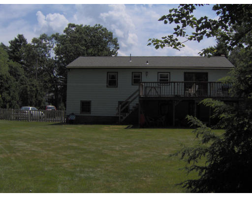 26 Barton Road Foxboro, MA 02035 - Photo 3 of 15 Gallery Image 3