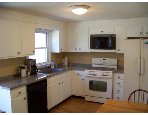26 Barton Road Foxboro, MA 02035 - Photo 6 of 15 Gallery Image 6