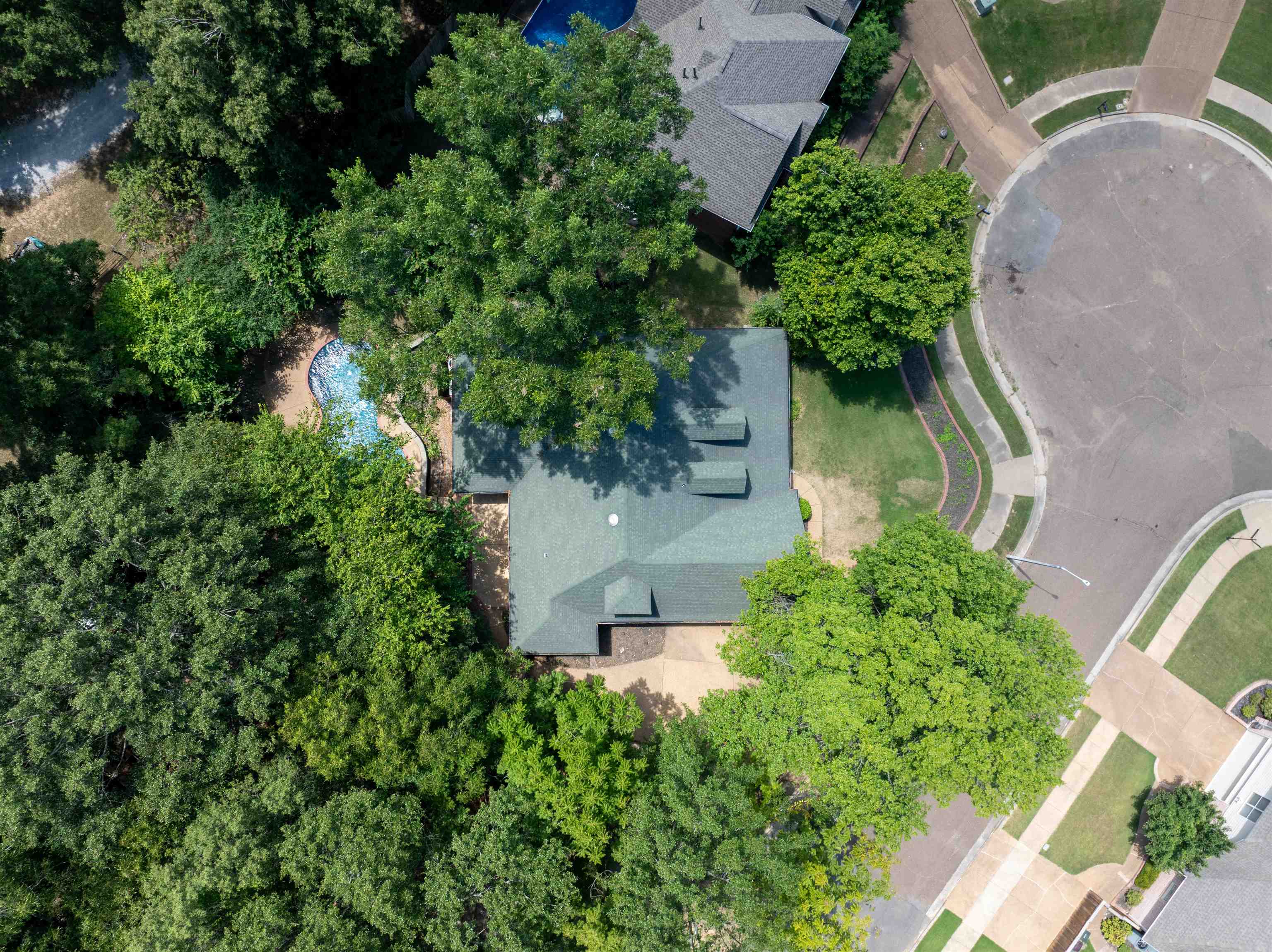 255 Ellawood Lane Collierville, TN 38017 - Photo 5 of 38 an aerial view of a house with a yard and garden