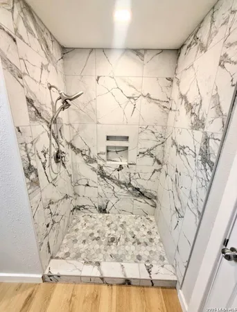 $2,575 | 1126 West Lullwood Avenue, San Antonio, TX 78201