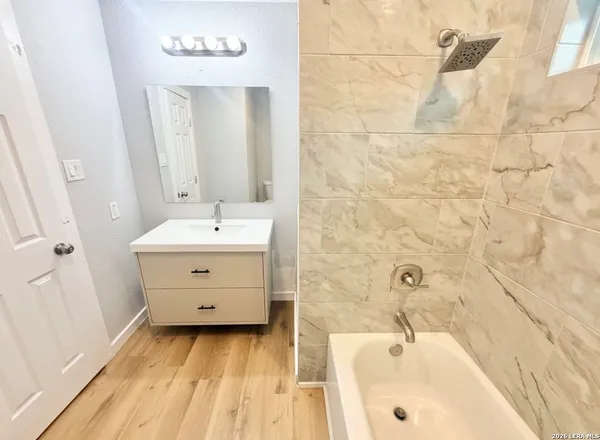 $2,575 | 1126 West Lullwood Avenue, San Antonio, TX 78201
