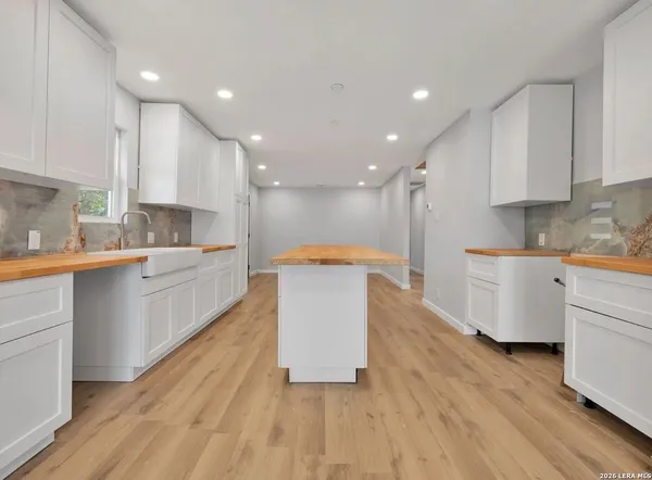 $2,575 | 1126 West Lullwood Avenue, San Antonio, TX 78201