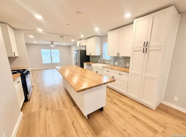 $2,575 | 1126 West Lullwood Avenue, San Antonio, TX 78201