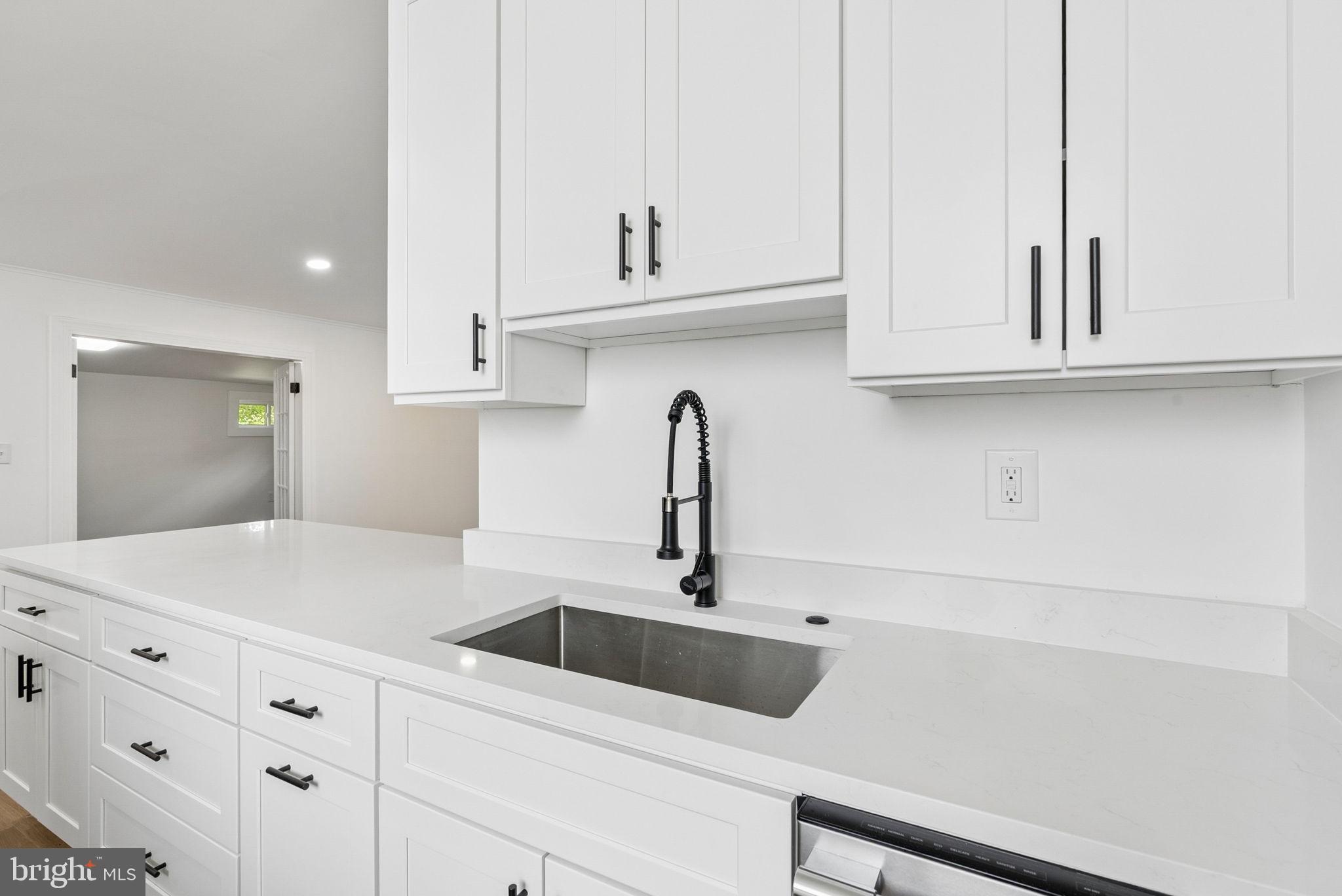 4748 Old Court Road Baltimore, MD 21208 - Photo 8 of 37