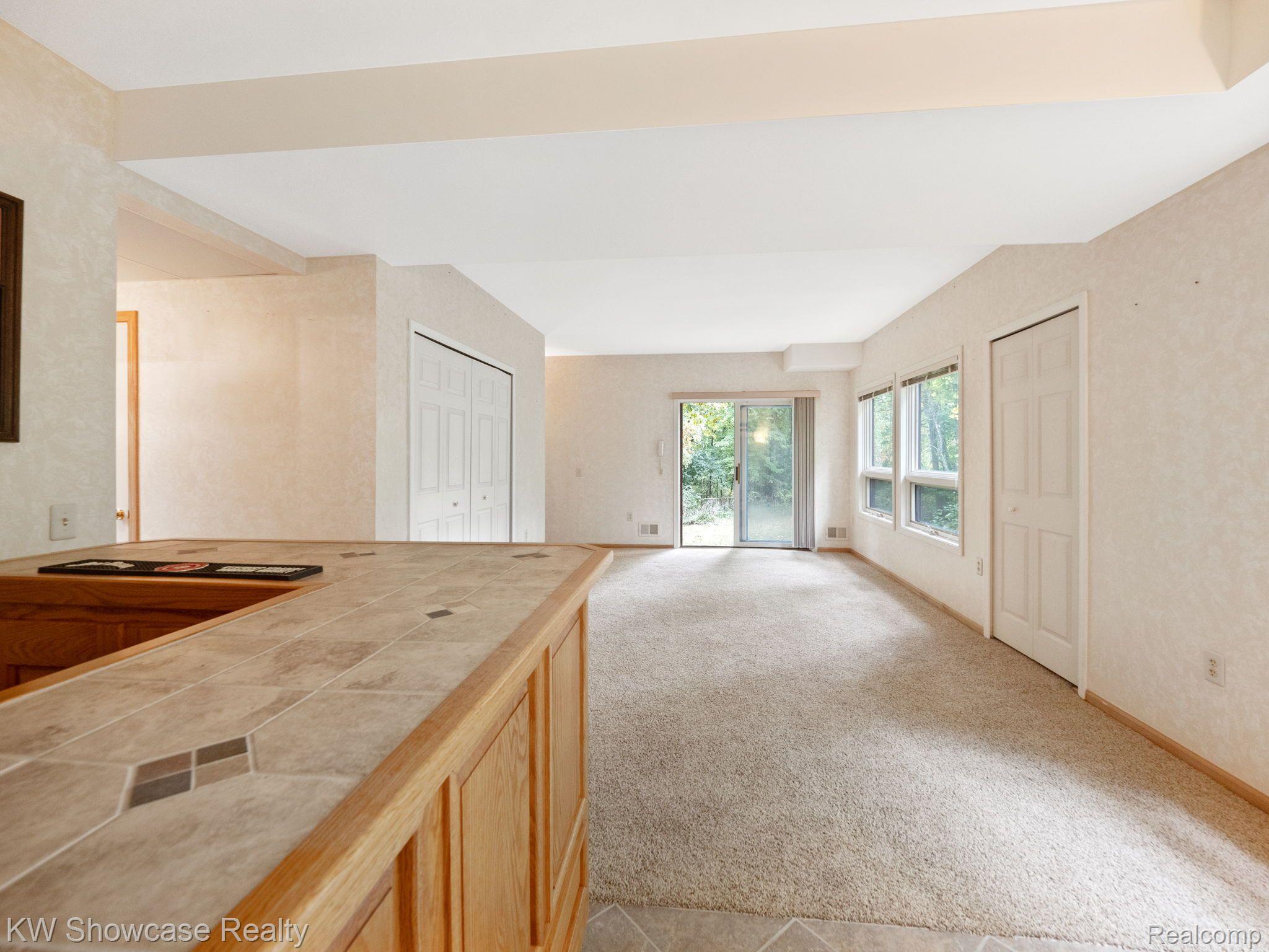 3196 Ridge Road White Lake, MI 48383 - Photo 26 of 30
