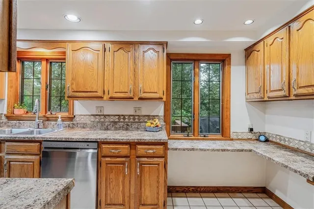 $350,000 | 1010 Greenlawn Drive, Mt. Lebanon, PA 15216