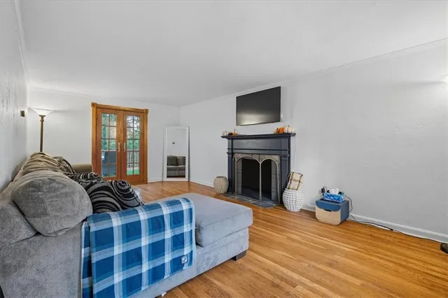 $350,000 | 1010 Greenlawn Drive, Mt. Lebanon, PA 15216