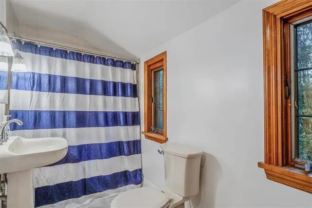 $350,000 | 1010 Greenlawn Drive, Mt. Lebanon, PA 15216