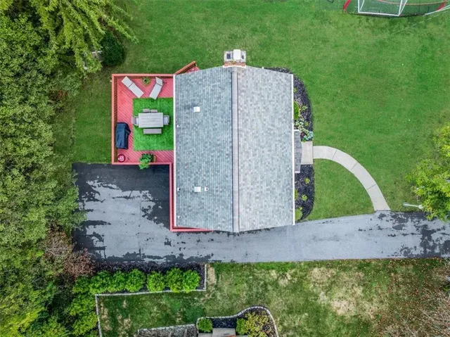 $350,000 | 1010 Greenlawn Drive, Mt. Lebanon, PA 15216