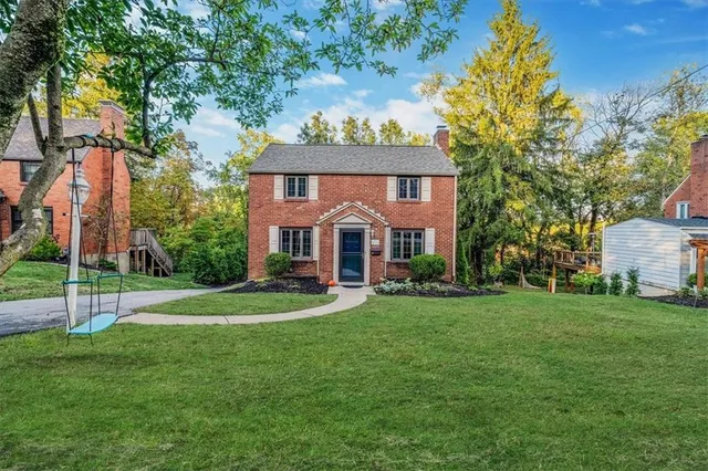 $350,000 | 1010 Greenlawn Drive, Mt. Lebanon, PA 15216