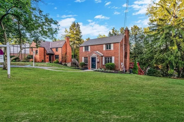 $350,000 | 1010 Greenlawn Drive, Mt. Lebanon, PA 15216