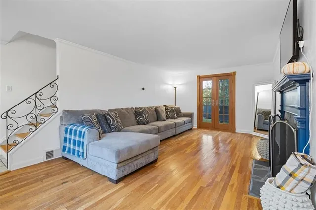 $350,000 | 1010 Greenlawn Drive, Mt. Lebanon, PA 15216