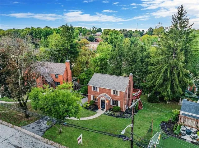 $350,000 | 1010 Greenlawn Drive, Mt. Lebanon, PA 15216