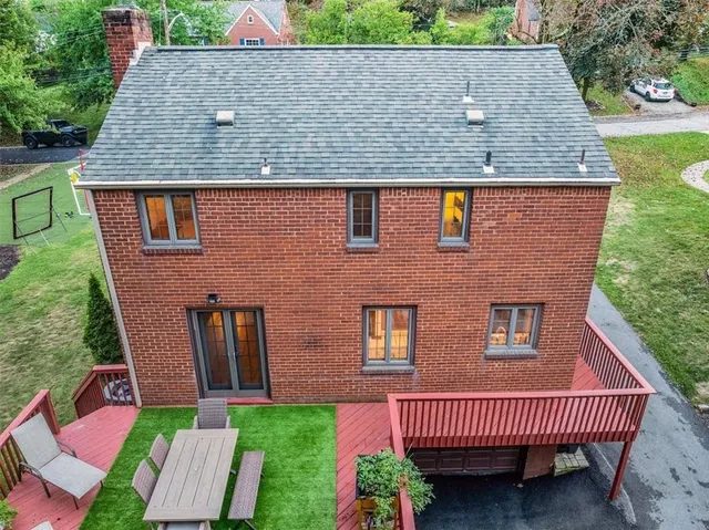 $350,000 | 1010 Greenlawn Drive, Mt. Lebanon, PA 15216