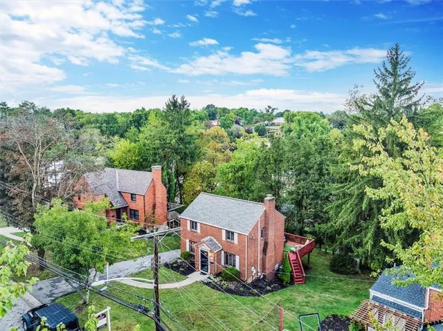 $350,000 | 1010 Greenlawn Drive, Mt. Lebanon, PA 15216