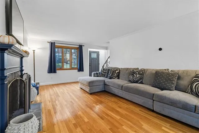 $350,000 | 1010 Greenlawn Drive, Mt. Lebanon, PA 15216