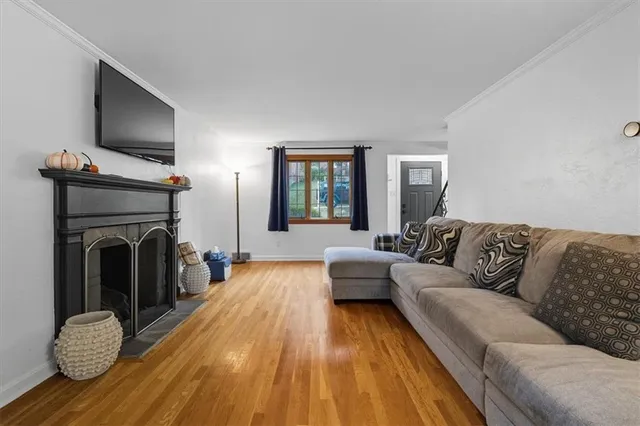 $350,000 | 1010 Greenlawn Drive, Mt. Lebanon, PA 15216