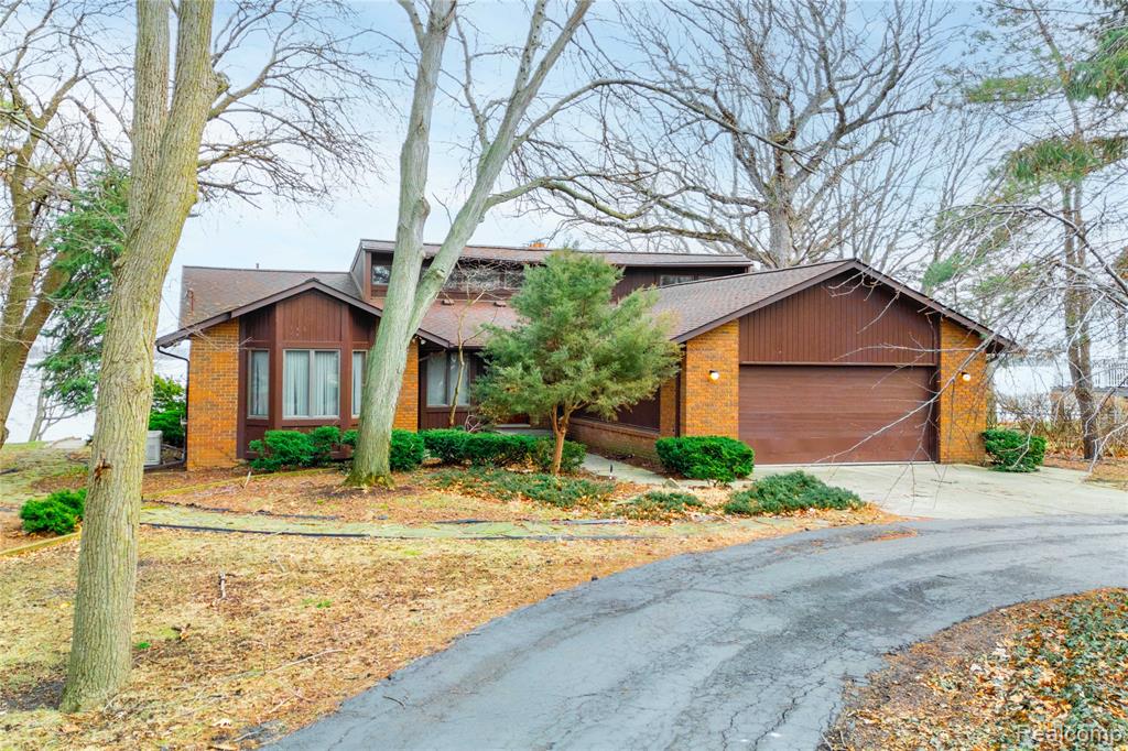 27981 Elba Road Grosse Ile, MI 48138 - Photo 1 of 56 Gallery Image 1