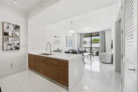 $590,000 | 301 Altara Avenue, Unit UPH1005, Coral Gables, FL 33146