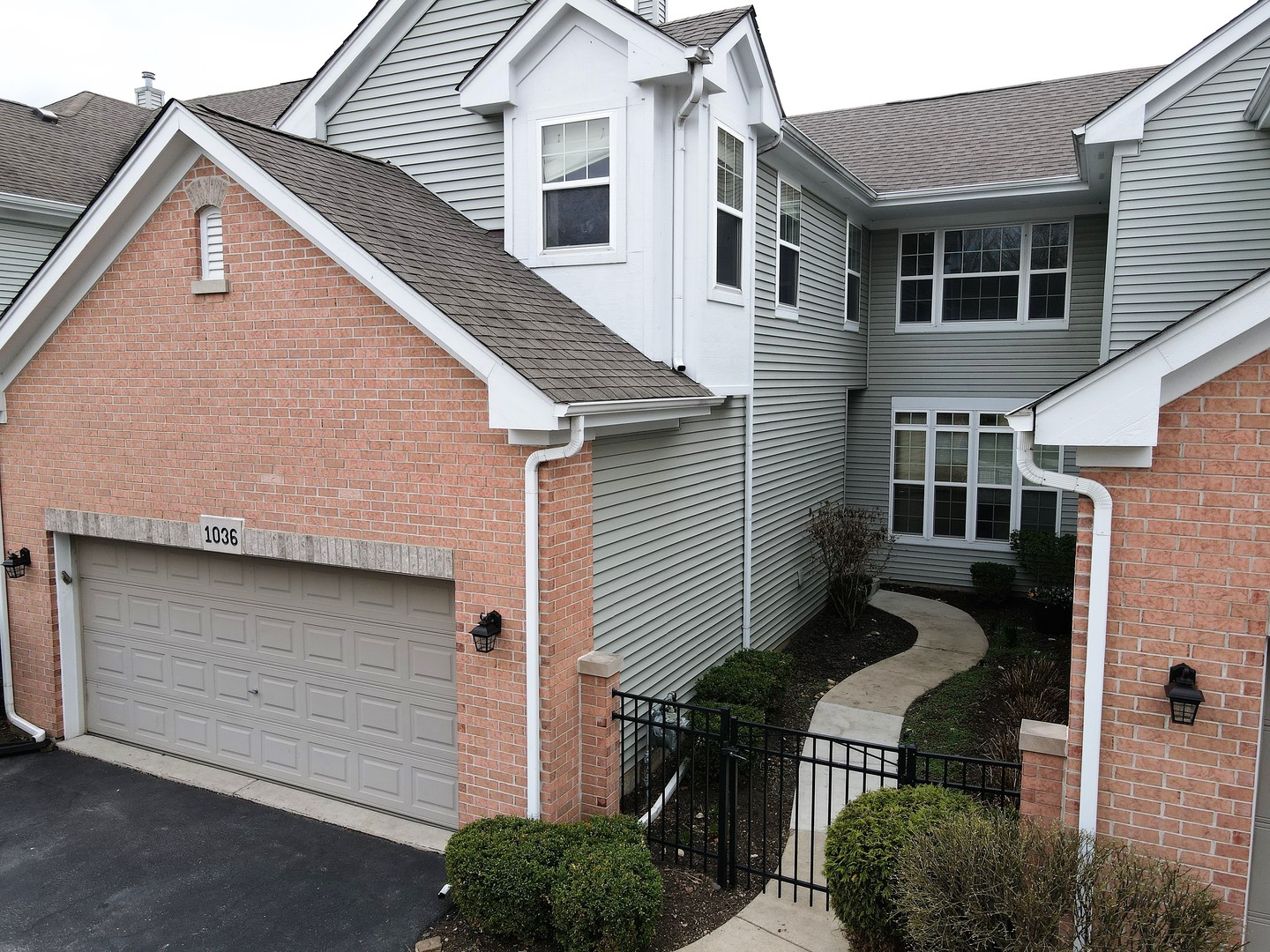 1036 Hummingbird Way Bartlett, IL 60103 - Photo 2 of 40