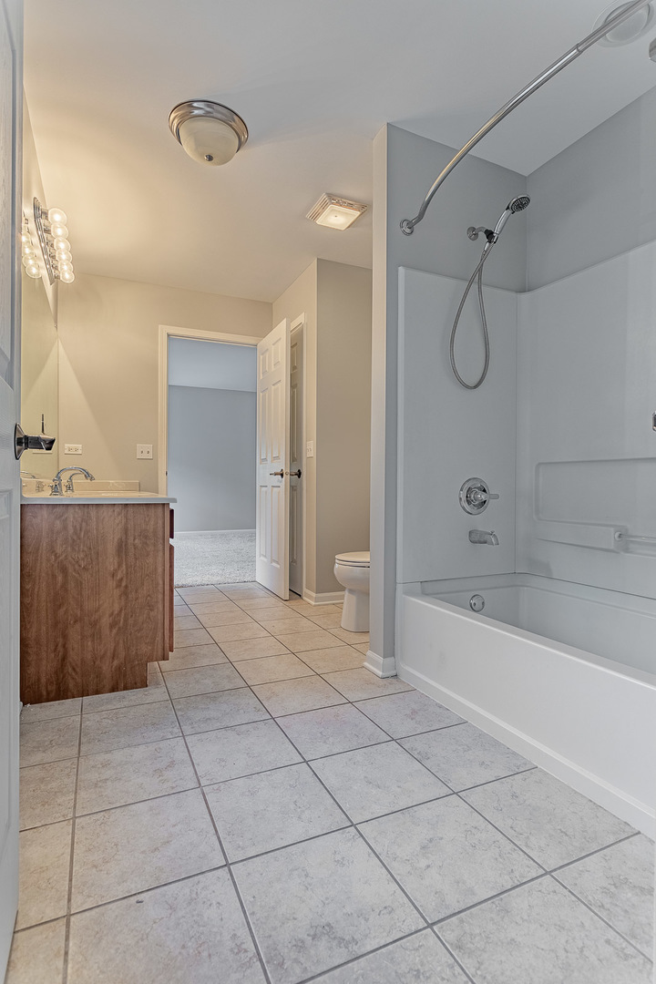 1036 Hummingbird Way Bartlett, IL 60103 - Photo 21 of 40