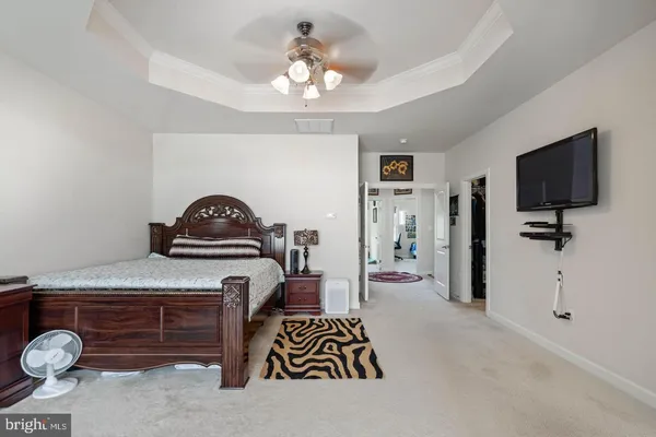 a view of a livingroom with furniture