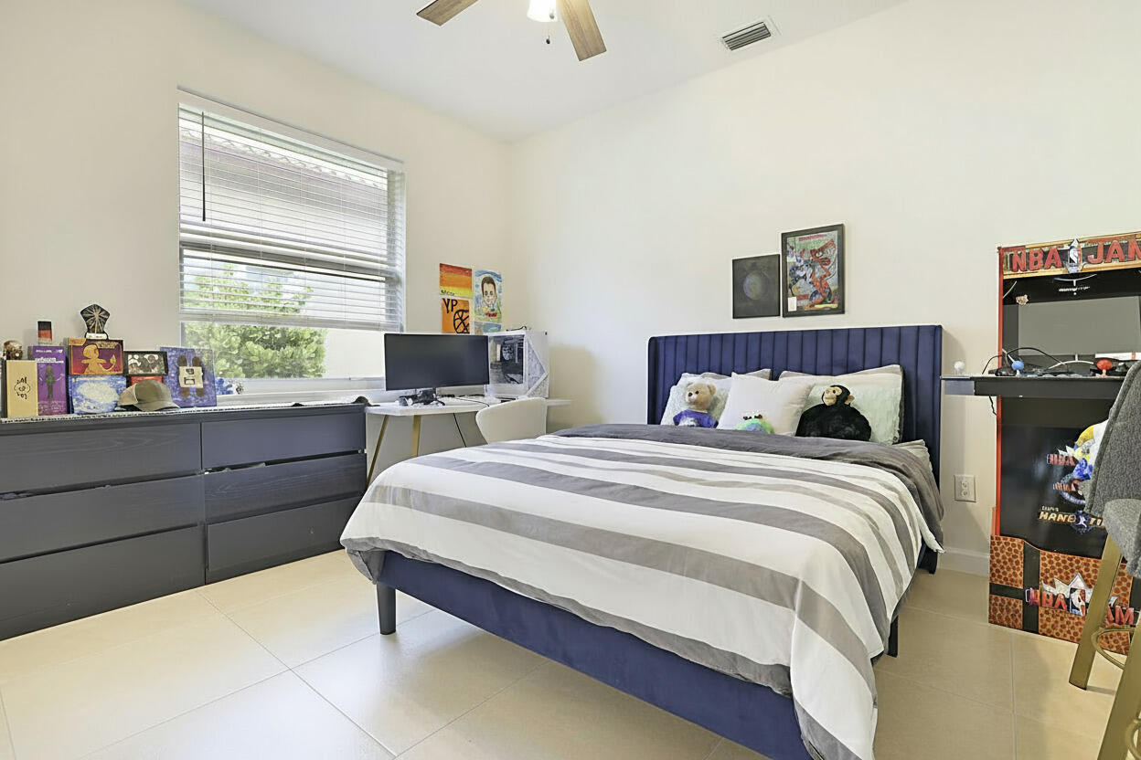 21707 Marigot Drive Boca Raton, FL 33428 - Photo 18 of 23 Remove_all_furniture_and_objects-3