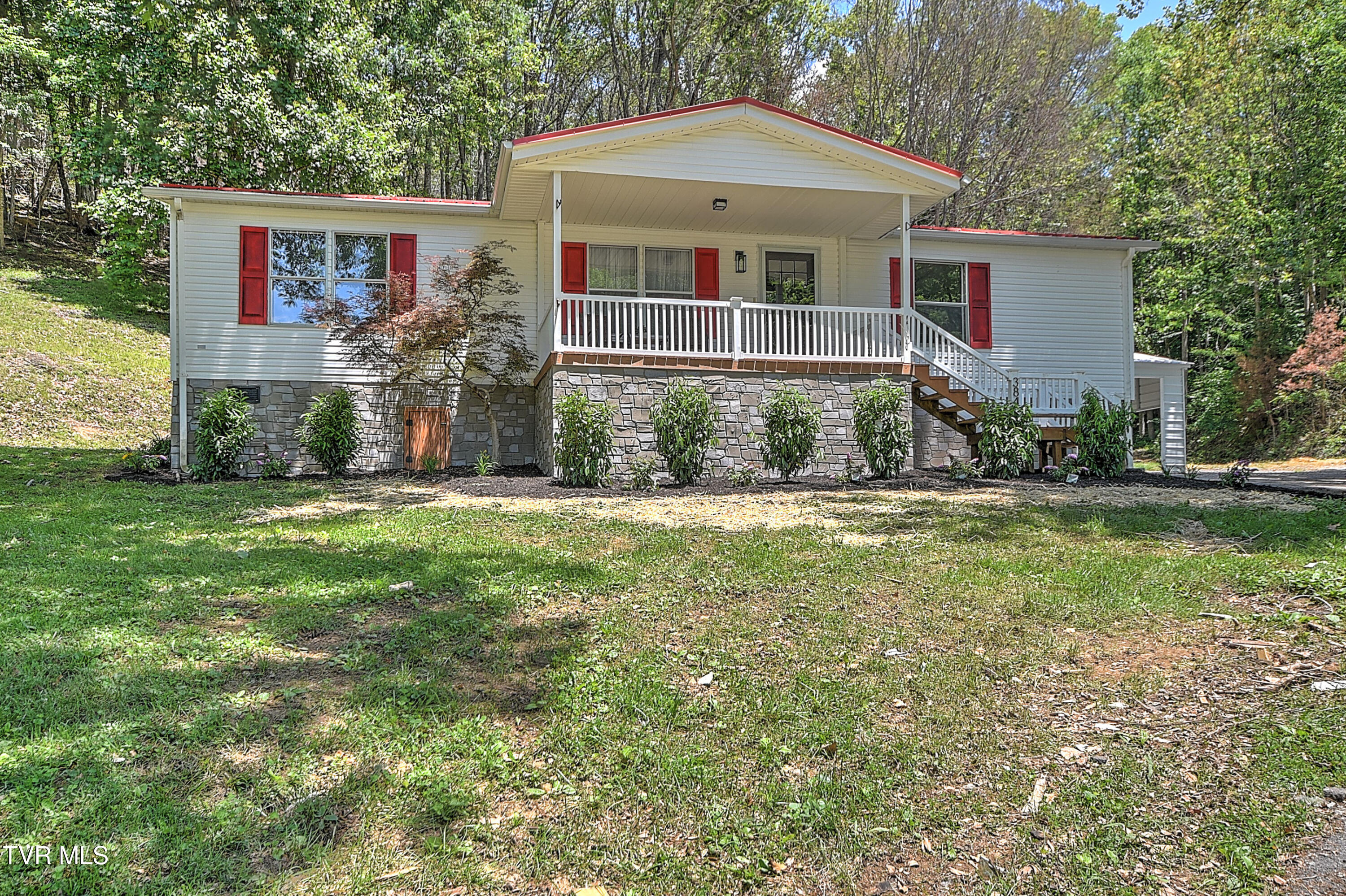 384 Johnson Hollow Road Blountville, TN 37617 - Photo 4 of 42 384 Johnson Hollow GUnit-5