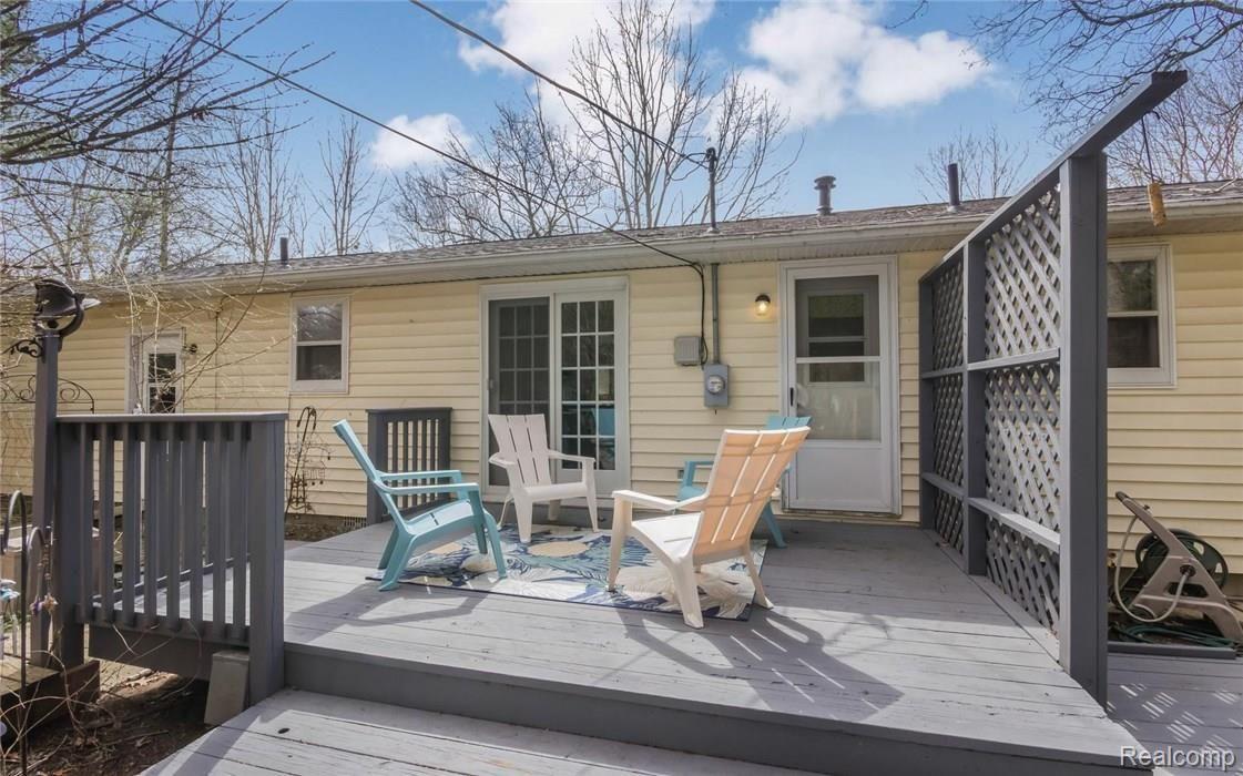 3347 Colonial Pinckney, MI 48169 - Photo 27 of 30 27.jpg