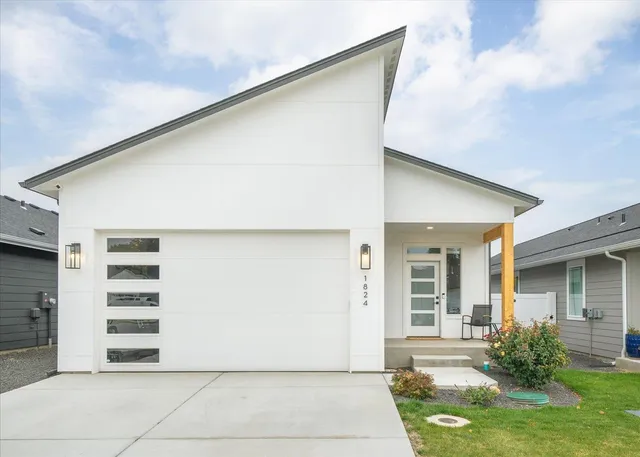 $475,000 | 1824 North Jakeman Court, Greenacres, WA 99016